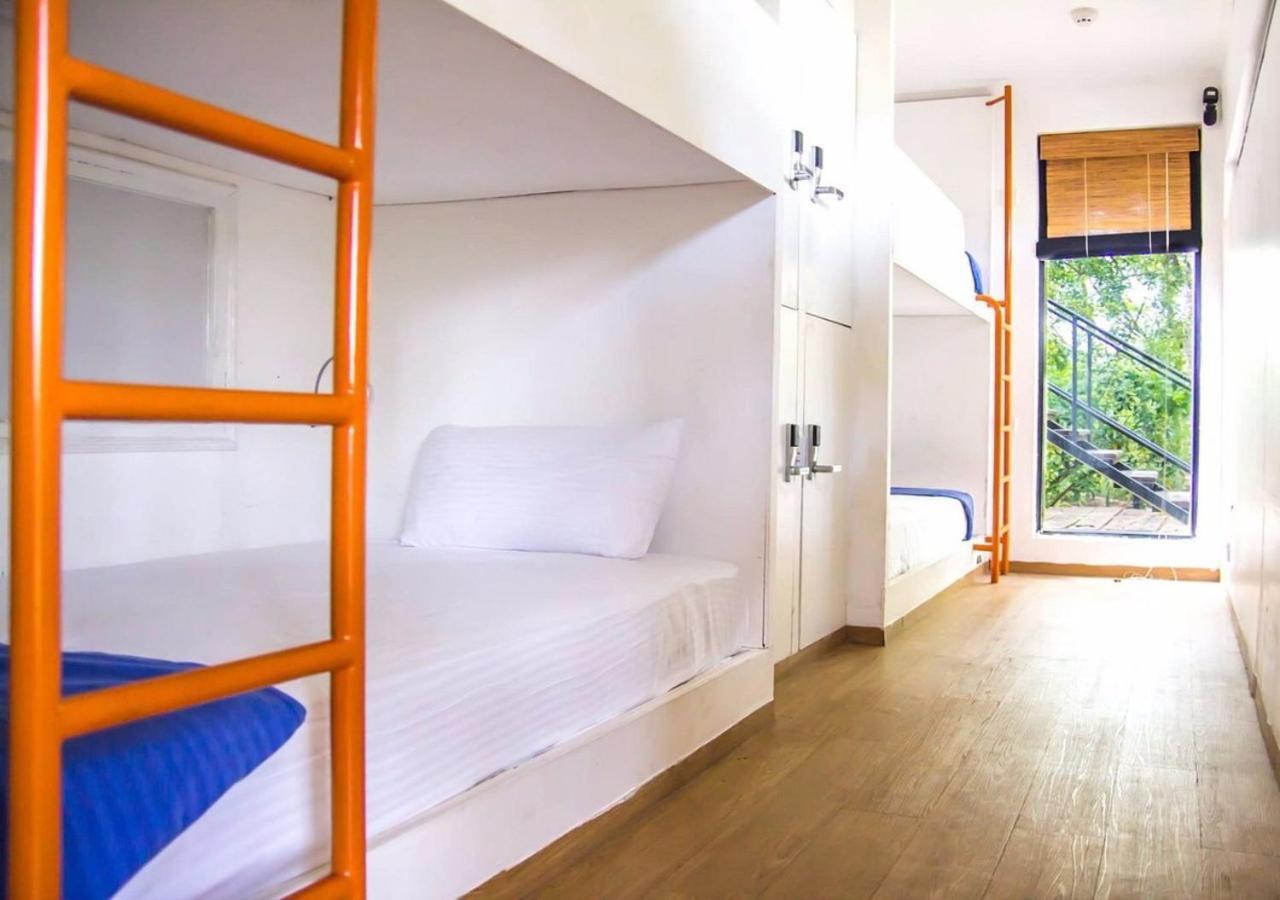 Traveler'S Haven Hostel At Colombo Intl Airport Katunayaka Eksteriør bilde