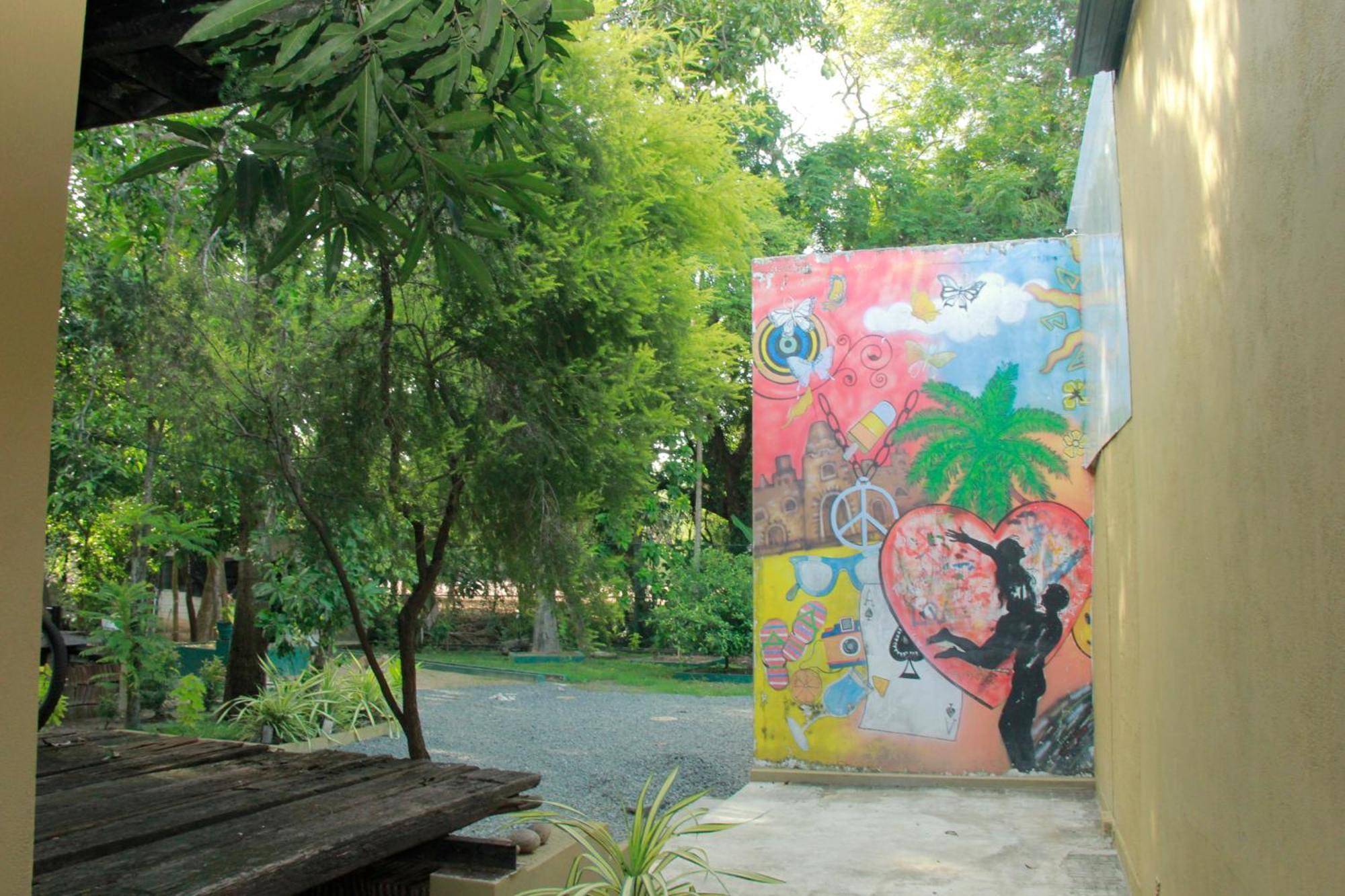 Traveler'S Haven Hostel At Colombo Intl Airport Katunayaka Eksteriør bilde