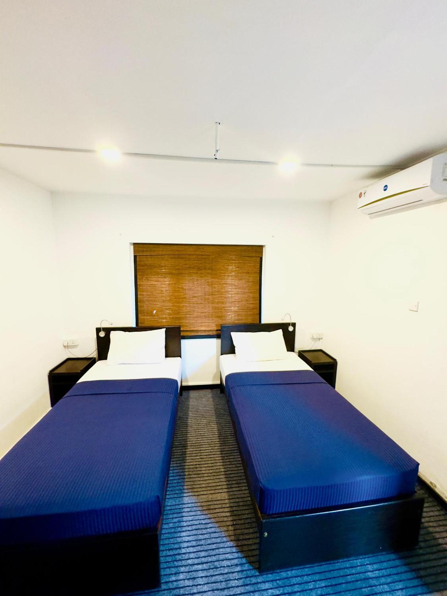 Traveler'S Haven Hostel At Colombo Intl Airport Katunayaka Eksteriør bilde